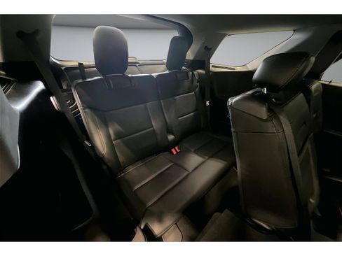 Used 2021 Ford Explorer XLT w/ Equipment Group 202A AWD/4WD image 44