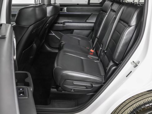 Used 2024 Hyundai Santa Fe Limited image 36