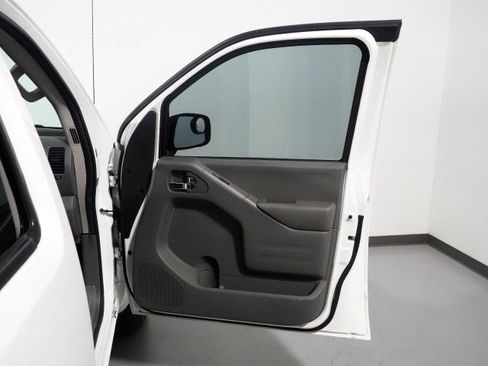 Used 2018 Nissan Frontier SV w/ Value Truck Package image 42