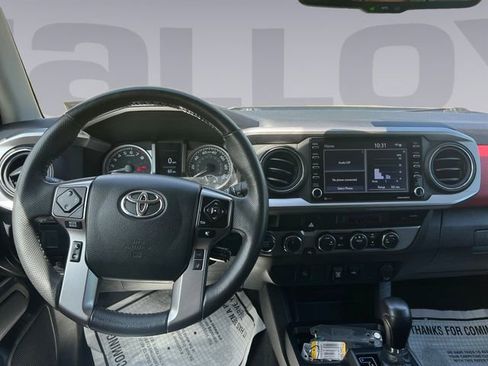 Used 2023 Toyota Tacoma SR5 AWD/4WD image 12