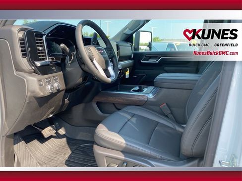 New 2025 GMC Sierra 3500 SLT w/ SLT Premium Package image 22