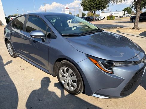 Used 2026 Toyota Corolla LE FWD image 2