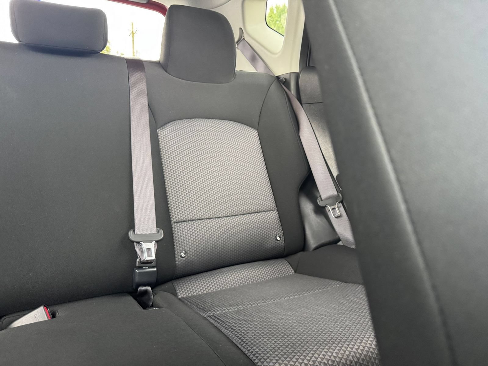 Used 2025 Kia Soul LX w/ LX Technology Package FWD image 34