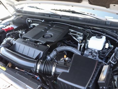 Used 2025 Nissan Frontier PRO-4X w/ Black Accent Package AWD/4WD image 12
