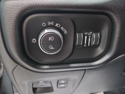 Used 2022 RAM 1500 Laramie AWD/4WD image 35