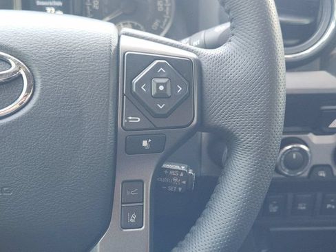 Used 2023 Toyota Tacoma TRD Off-Road w/ Technology Package AWD/4WD image 29
