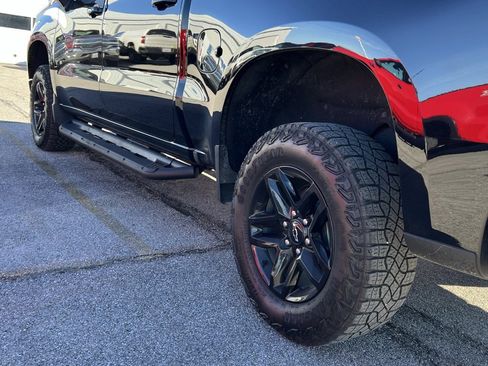 Used 2024 Chevrolet Silverado 1500 LT Trail Boss w/ Convenience Package II image 5