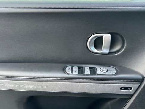 Used 2024 Hyundai Ioniq 5 Limited image 11