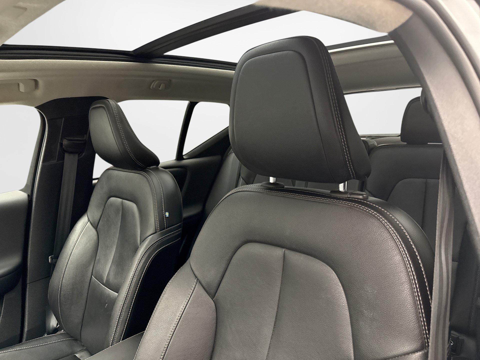 Used 2021 Volvo XC40 T5 Momentum AWD/4WD image 9