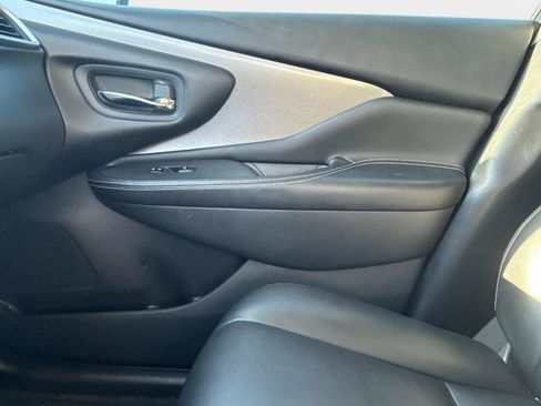 Used 2022 Nissan Murano SV w/ SV Midnight Edition Package image 23