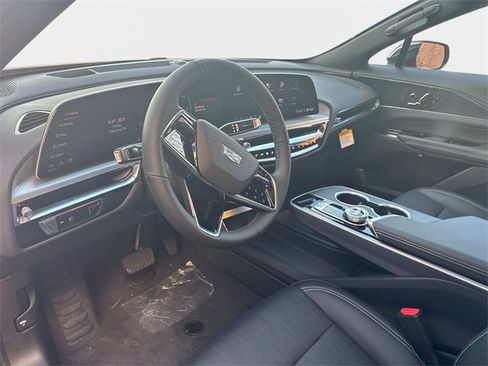 New 2025 Cadillac Lyriq Luxury image 14