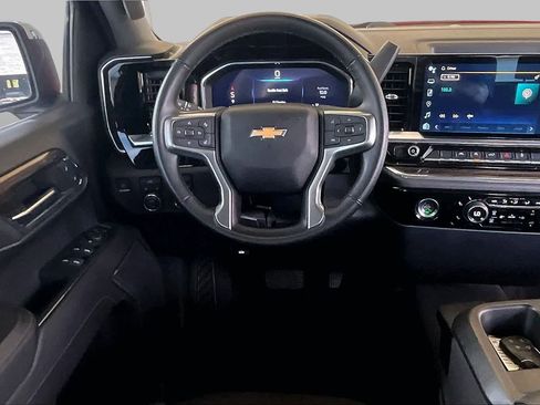Used 2023 Chevrolet Silverado 1500 LT AWD/4WD image 6