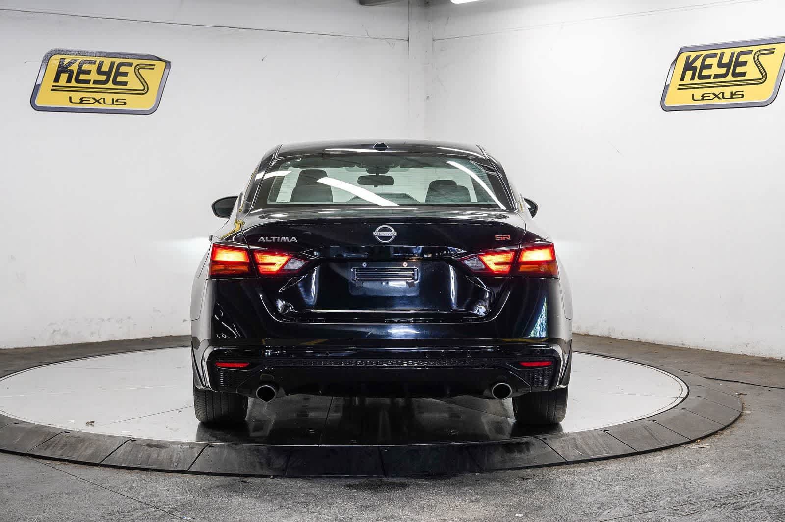 Used 2024 Nissan Altima 2.5 SR FWD image 3