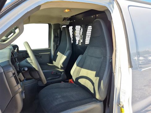 Used 2021 GMC Savana 2500 w/ Driver Convenience Package image 16
