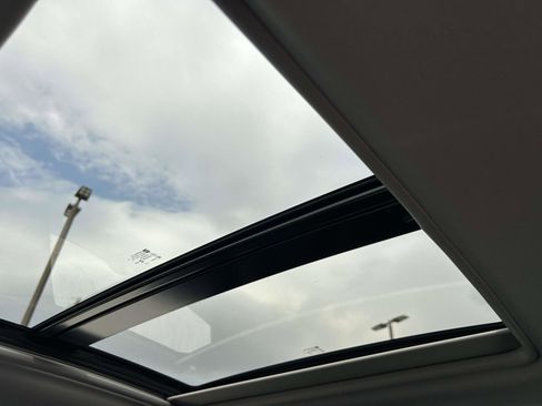 Used 2024 Chevrolet Malibu LT image 11