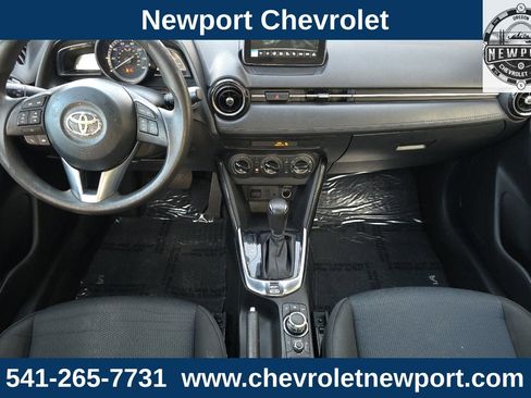 Used 2017 Toyota Yaris iA image 14