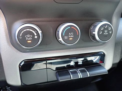 Used 2019 RAM 1500 Big Horn RWD image 20