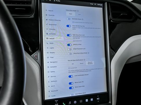 Used 2018 Tesla Model X 75D image 33