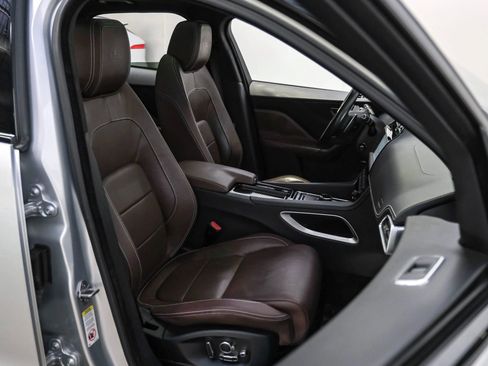 Used 2018 Jaguar F-PACE S image 28