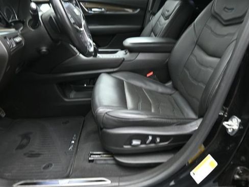 Used 2019 Cadillac XT5 Platinum AWD/4WD image 13