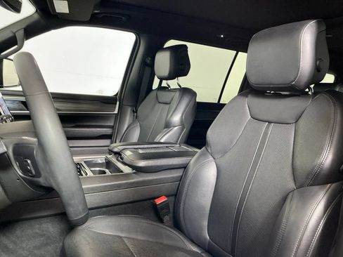 Used 2023 Jeep Wagoneer Series III w/ Premium Group I AWD/4WD image 22
