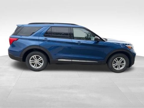 Used 2020 Ford Explorer XLT w/ Equipment Group 202A AWD/4WD image 9