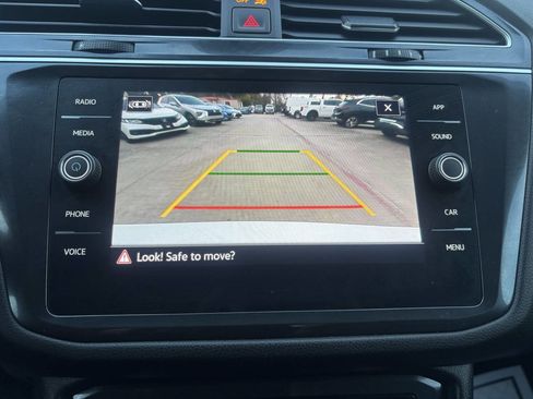 Used 2024 Volkswagen Tiguan SE image 50