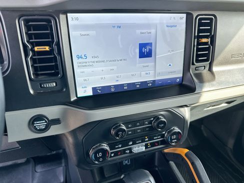 Used 2023 Ford Bronco Badlands image 16