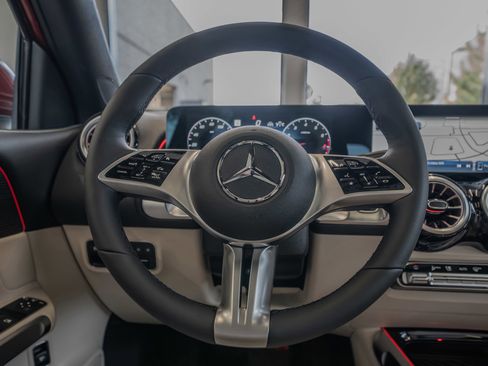 New 2026 Mercedes-Benz GLB 250 4MATIC image 9