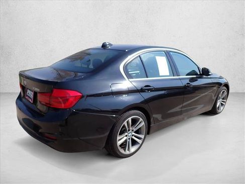 Used 2018 BMW 330i xDrive Sedan AWD/4WD image 4
