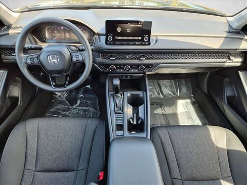 Used 2023 Honda Accord EX image 17