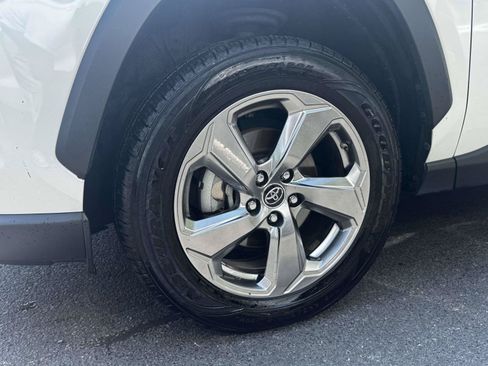 Used 2019 Toyota RAV4 Limited AWD/4WD image 10