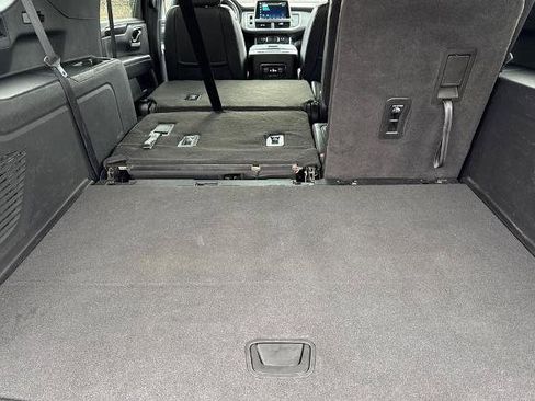Used 2024 Chevrolet Suburban RST RWD image 23