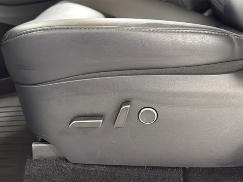 Used 2025 Tesla Model Y Performance image 14