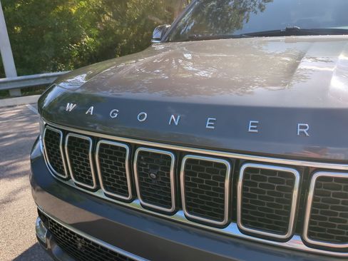 Used 2024 Jeep Wagoneer 4WD w/ Convenience Group I image 23