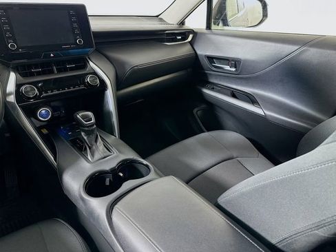 Used 2021 Toyota Venza LE image 21