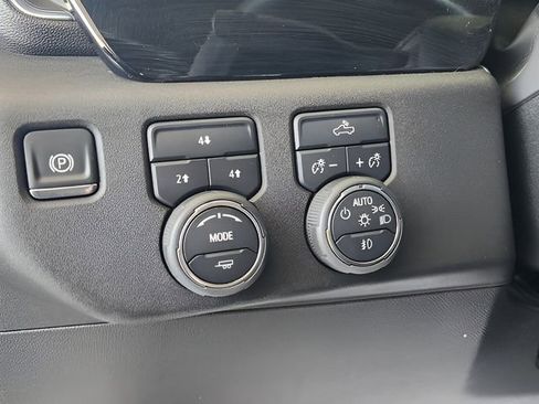 Used 2025 Chevrolet Silverado 2500 LT w/ Convenience Package AWD/4WD image 27