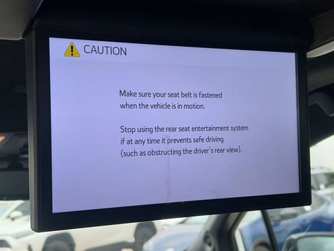 Used 2025 Toyota Sienna XSE w/ XSE Premium Package image 25