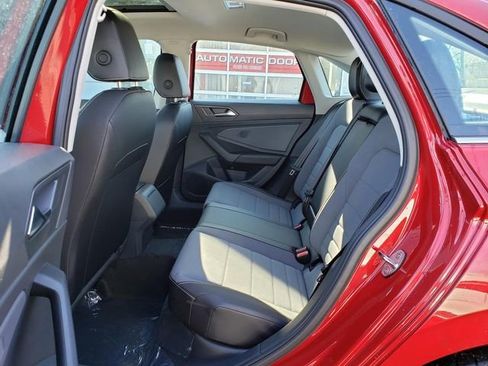 New 2026 Volkswagen Jetta SE image 8