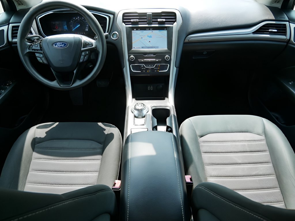 Used 2019 Ford Fusion SE FWD image 14