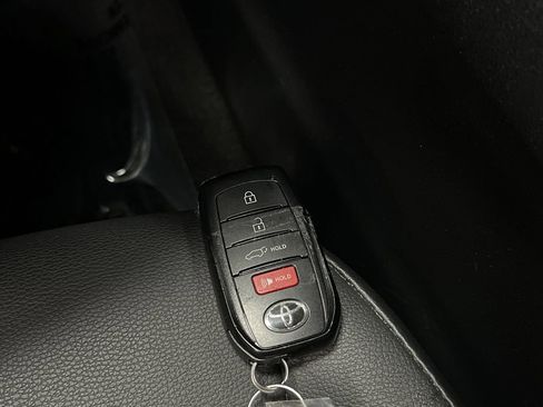 Used 2024 Toyota Grand Highlander XLE image 28