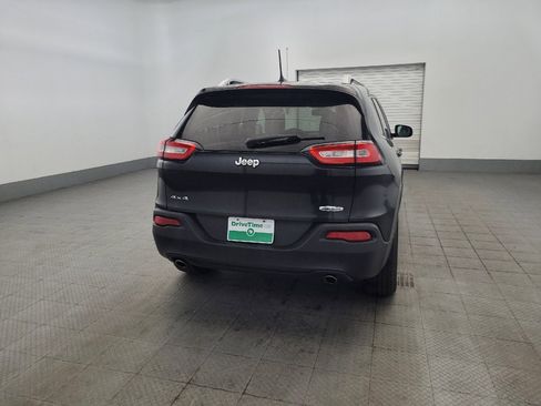 Used 2014 Jeep Cherokee Latitude AWD/4WD image 7