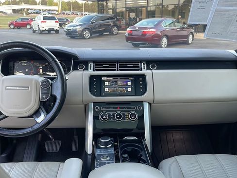 Used 2016 Land Rover Range Rover HSE image 27