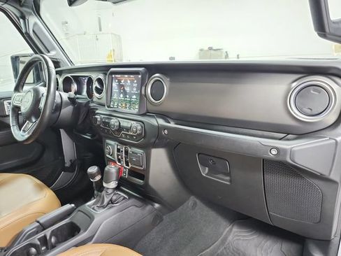 Used 2023 Jeep Gladiator Rubicon w/ LED Lighting Group AWD/4WD image 36