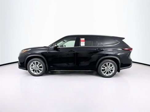 New 2026 Toyota Highlander Limited image 14