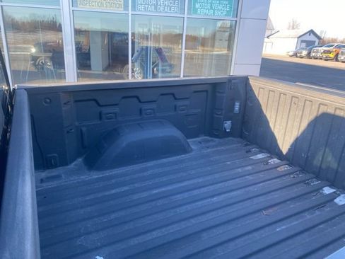 Used 2022 Chevrolet Silverado 1500 LT image 19