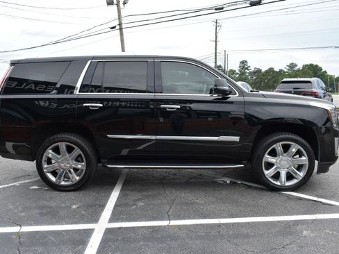 Used 2019 Cadillac Escalade Premium Luxury RWD image 5