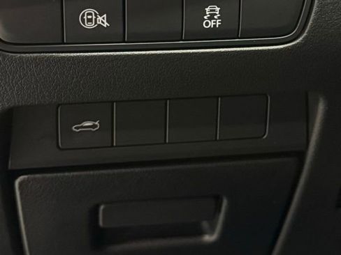 Used 2025 MAZDA MAZDA3 s image 21