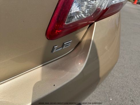 Used 2011 Toyota Camry LE FWD image 28