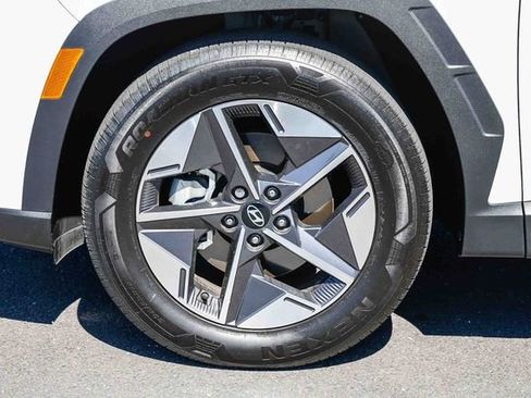 Certified 2025 Hyundai Tucson SEL image 11